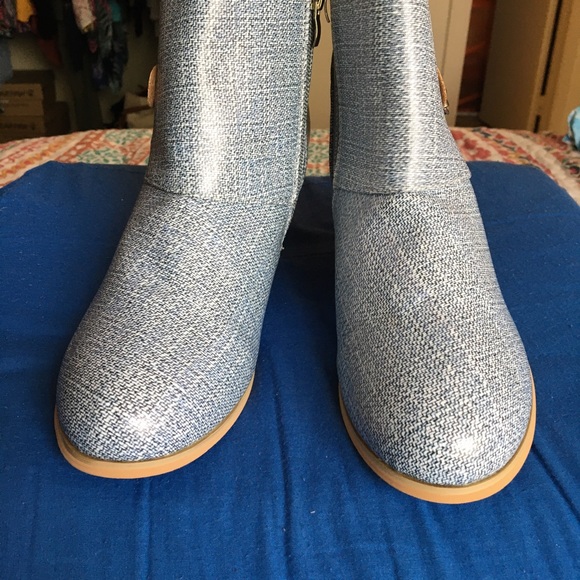 Women Ankle Boots - Picture 2 of 6